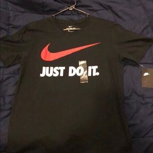 NIKE TEE